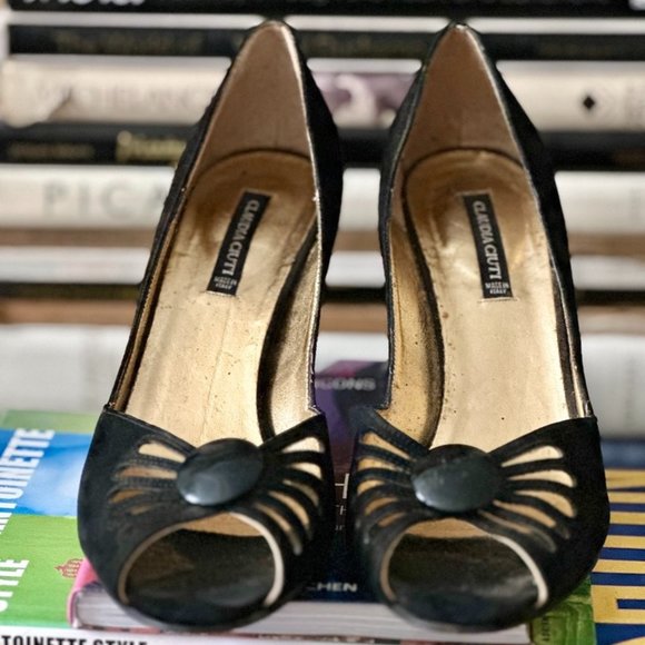Vintage Claudia Ciutii 90s does 40s Black Cut Out Suede Peep Toe Heels- 8 1/2 - Picture 2 of 16